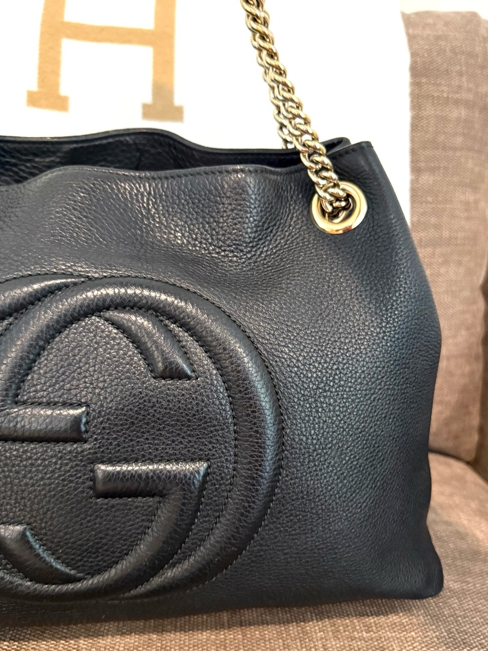Authentic Gucci Soho shoulder bag black leather gold chain straps medium w box - Picture 6 of 16